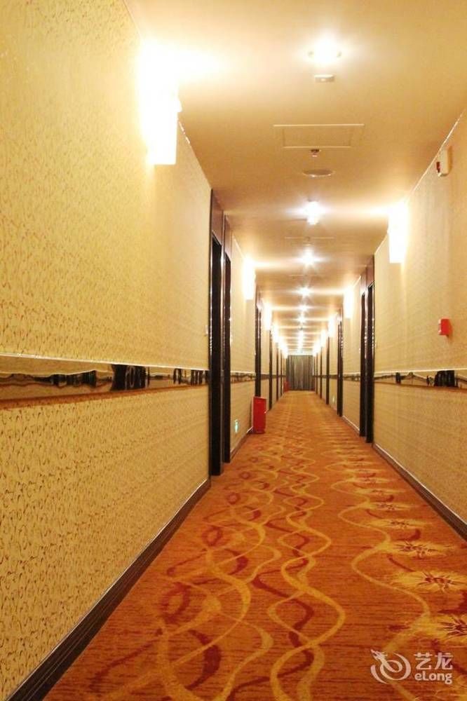 Chengdu Ronghome Hotel Εξωτερικό φωτογραφία