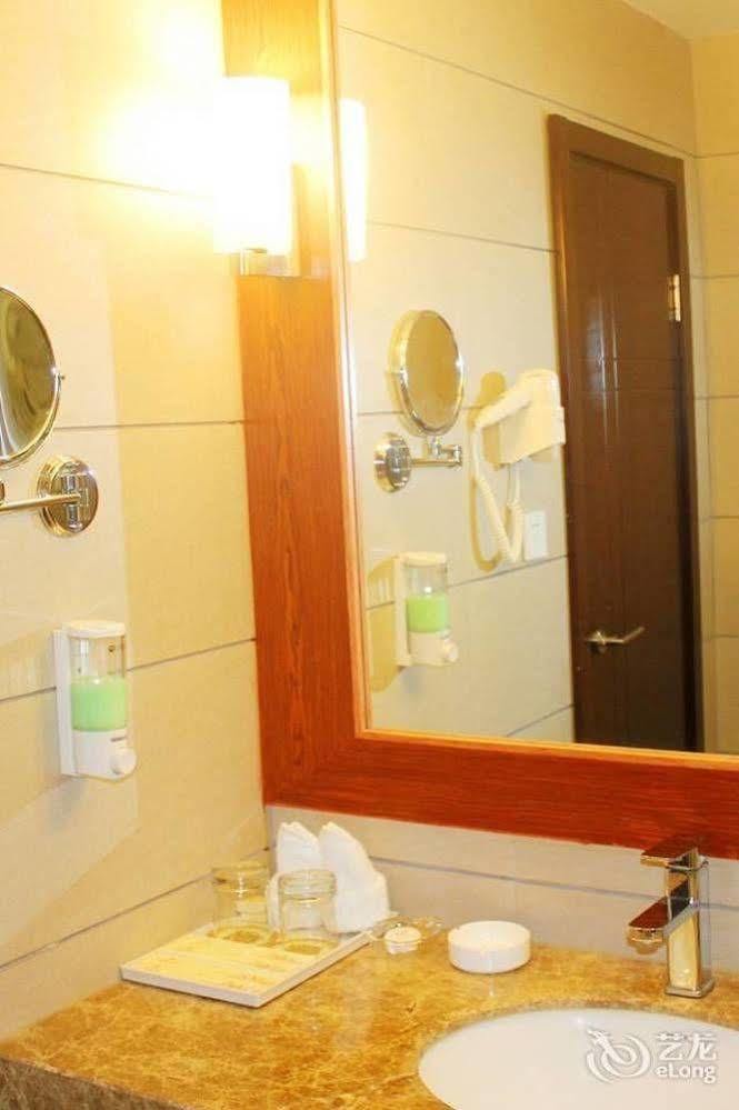 Chengdu Ronghome Hotel Εξωτερικό φωτογραφία