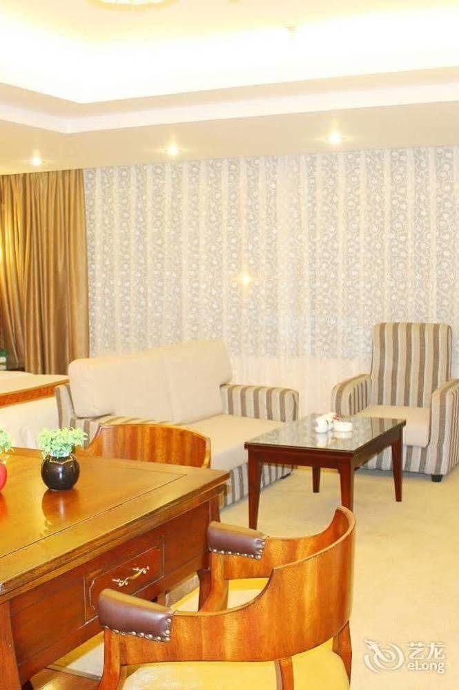 Chengdu Ronghome Hotel Εξωτερικό φωτογραφία