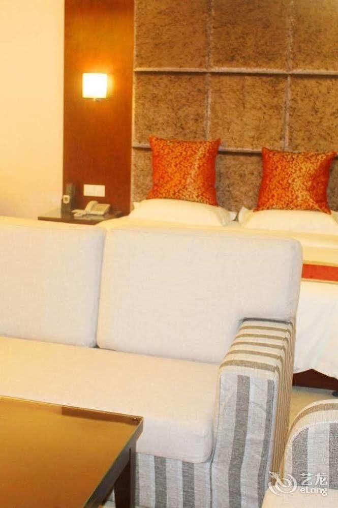 Chengdu Ronghome Hotel Εξωτερικό φωτογραφία